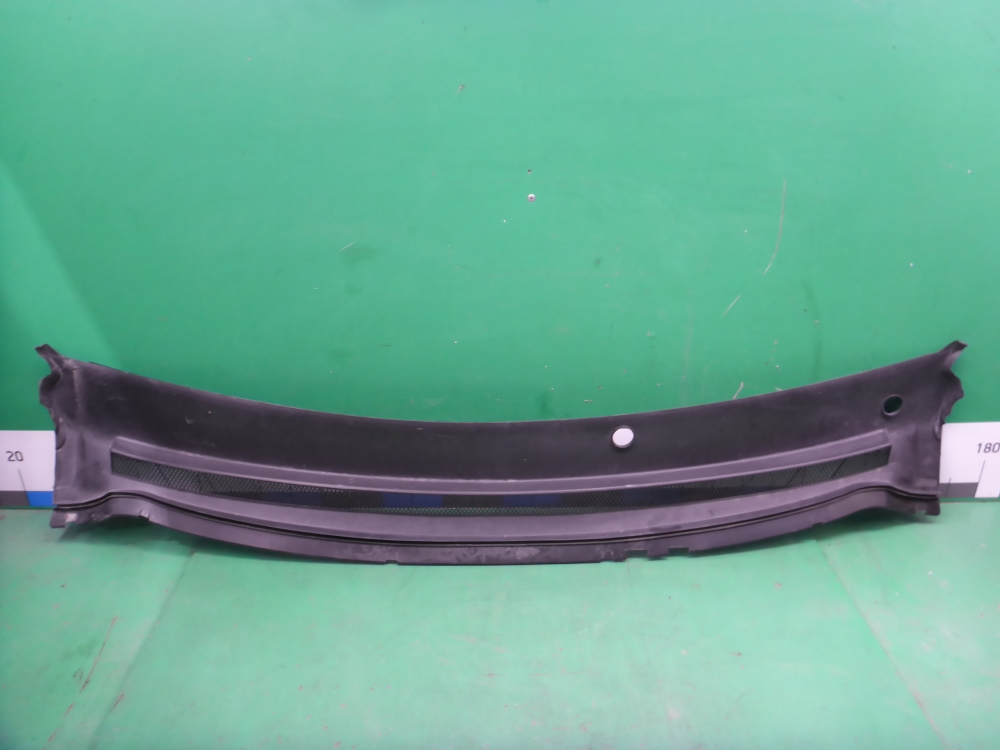 Решетка стеклоочистителей (Жабо)