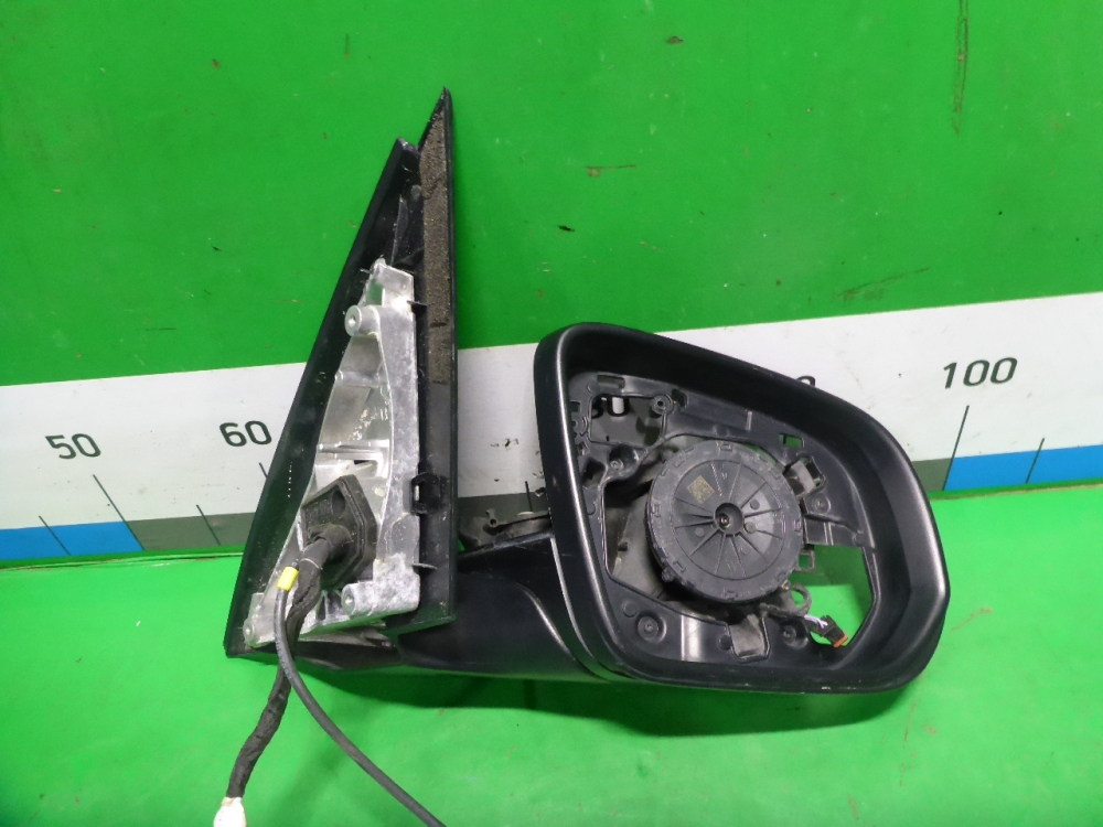 Зеркало правое электрическое