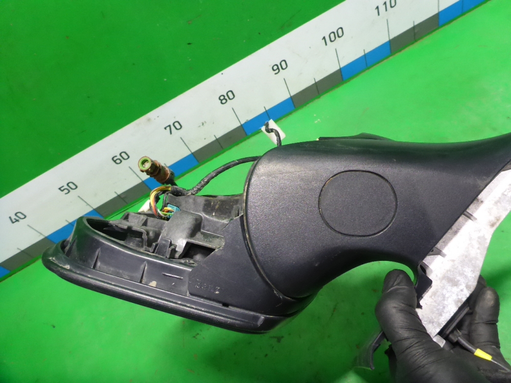 Зеркало правое электрическое