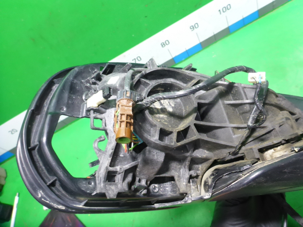 Зеркало правое электрическое