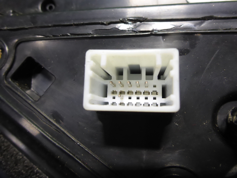 Зеркало правое электрическое