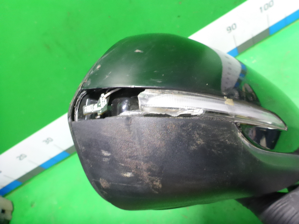 Зеркало правое электрическое