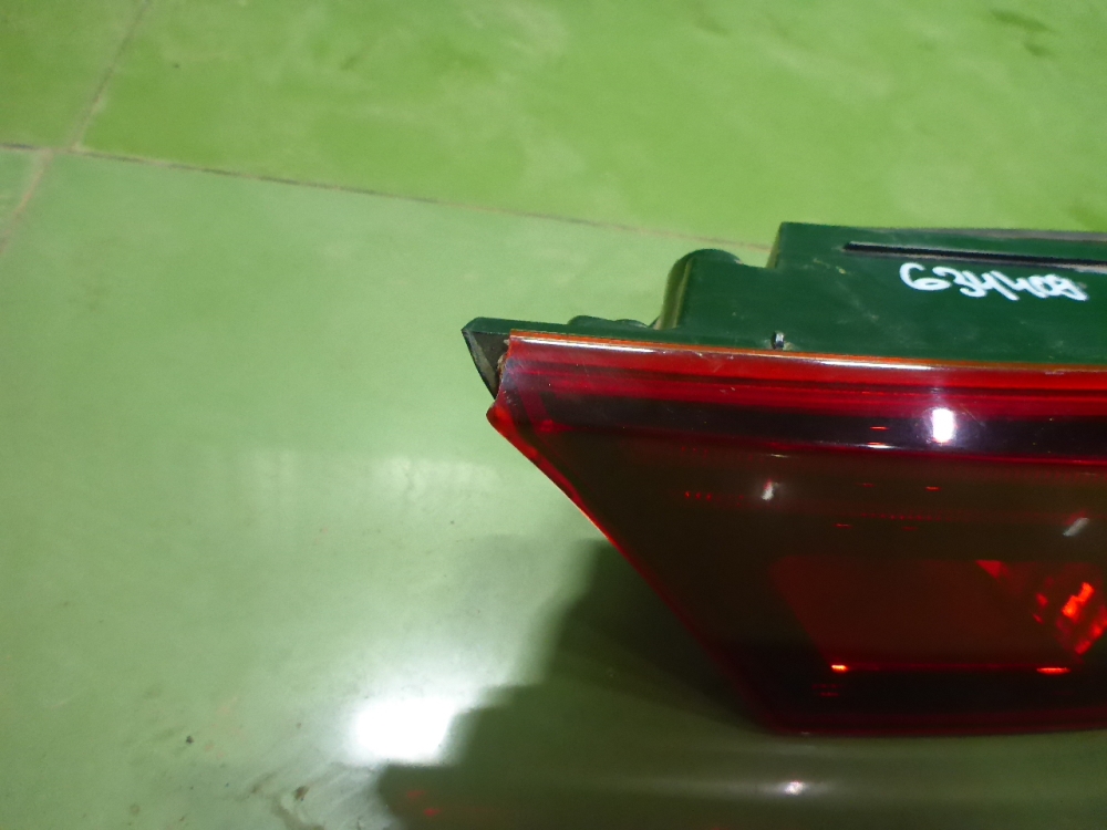 Фонарь задний внутренний правый