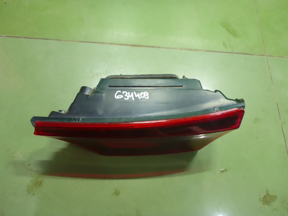 Фонарь задний внутренний правый