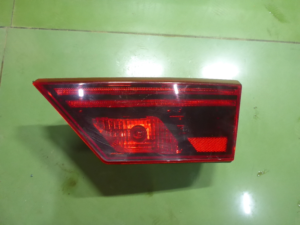 Фонарь задний внутренний правый