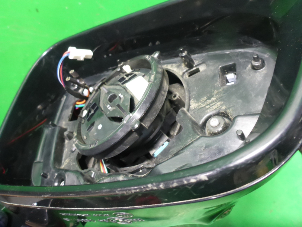 Зеркало правое электрическое