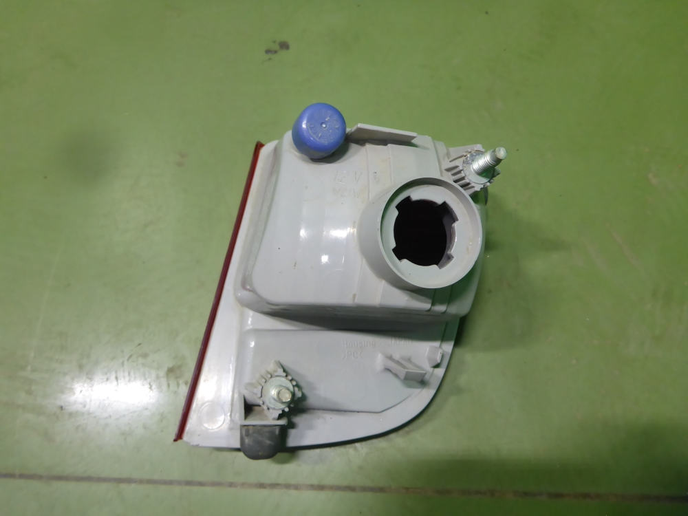 Фонарь задний в бампер левый