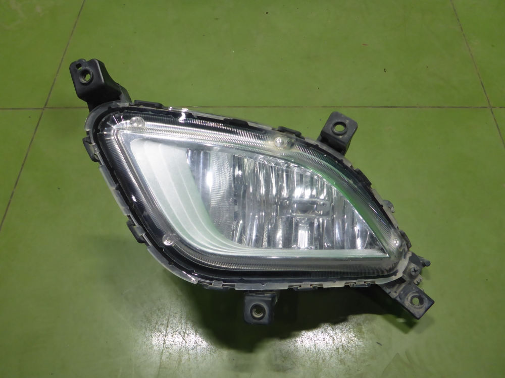 Фара противотуманная левая