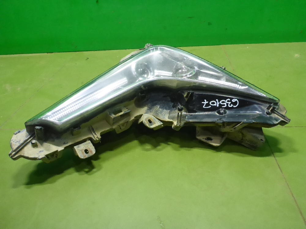 Фара противотуманная правая