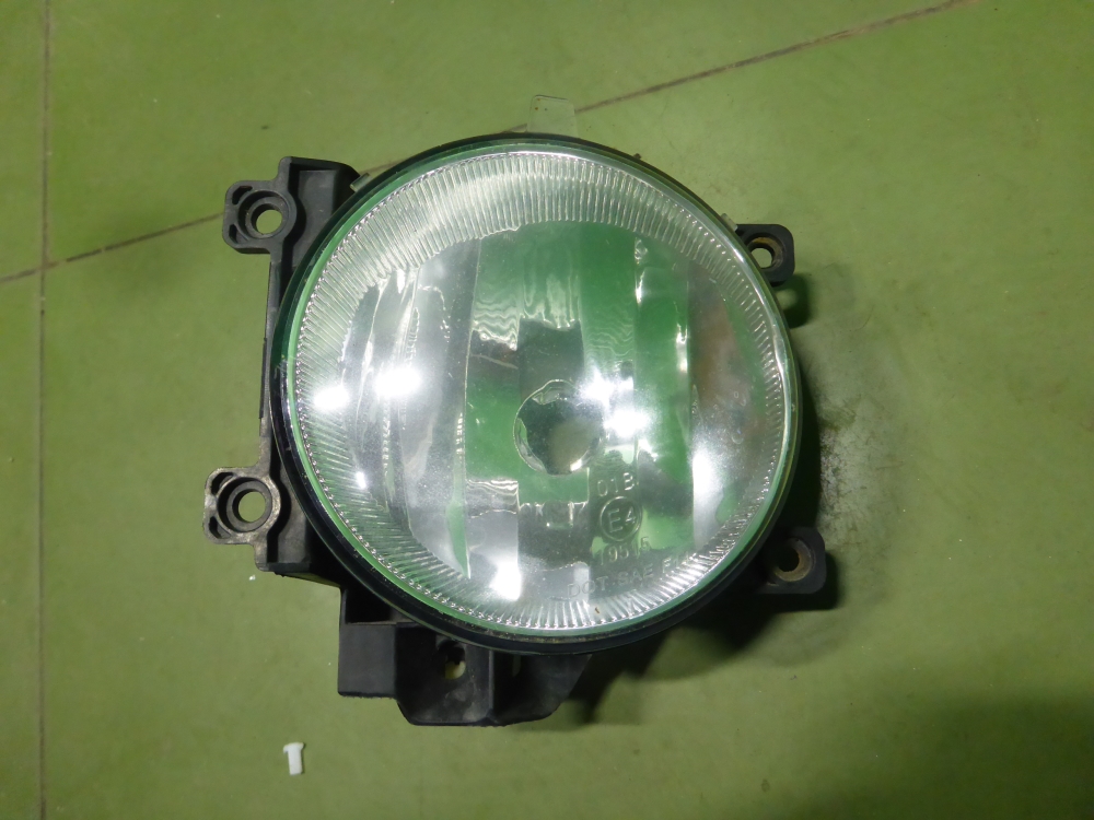 Фара противотуманная левая