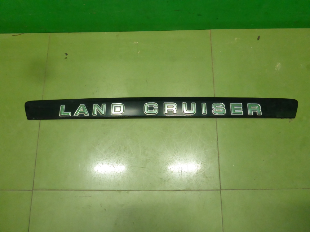 Накладка двери багажника