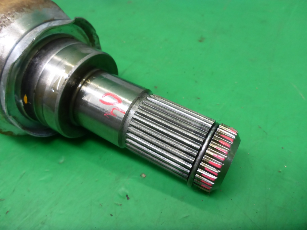 Полуось передняя левая