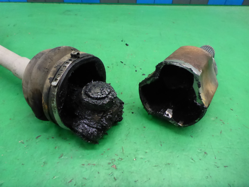 Полуось передняя левая