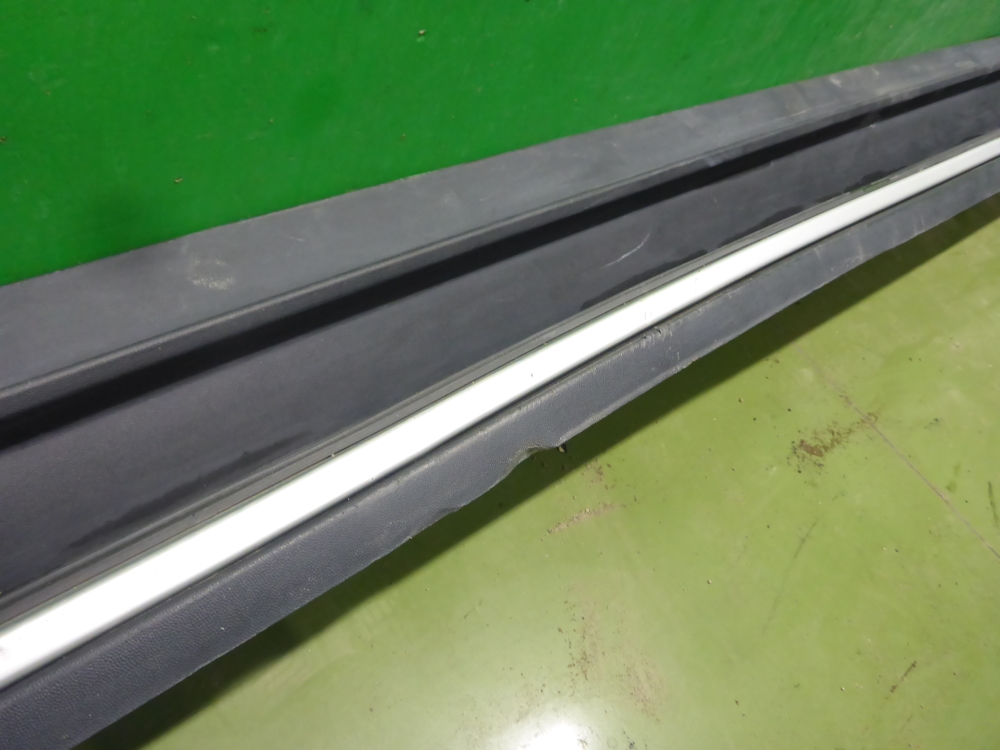 Подножка левая