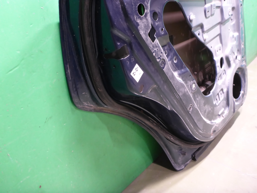 Дверь задняя левая