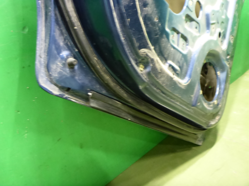 Дверь задняя левая