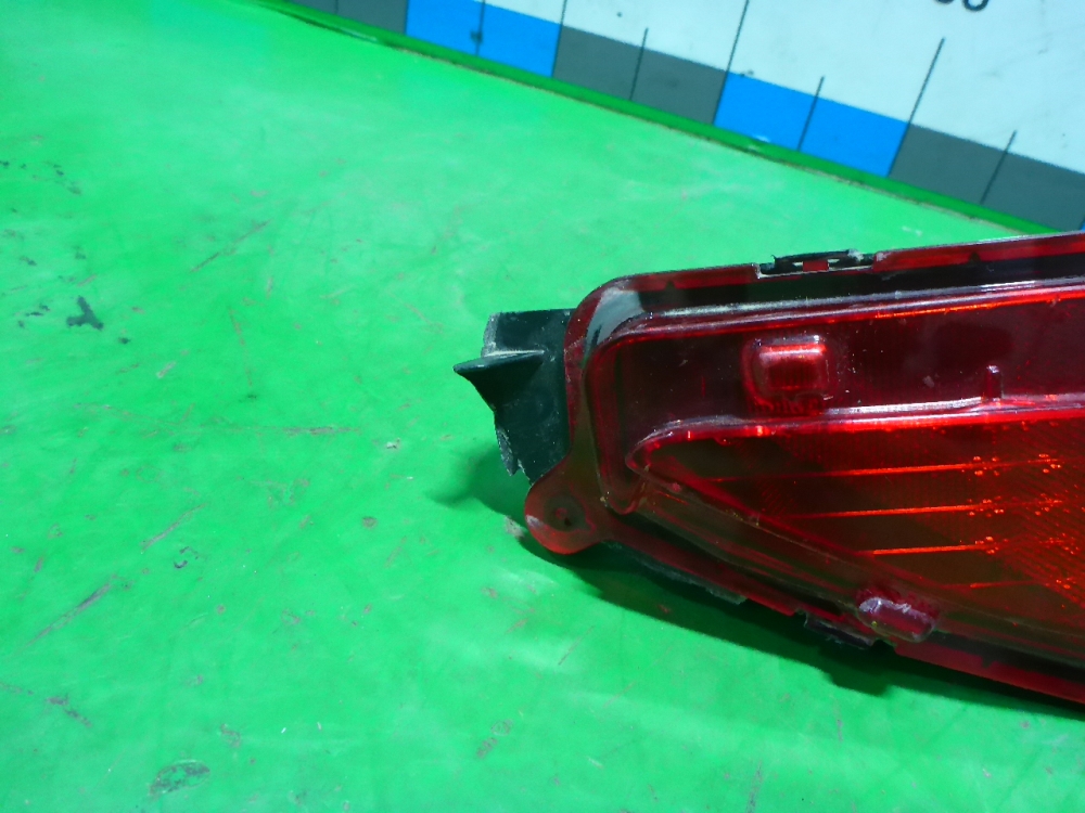 Фонарь задний в бампер правый