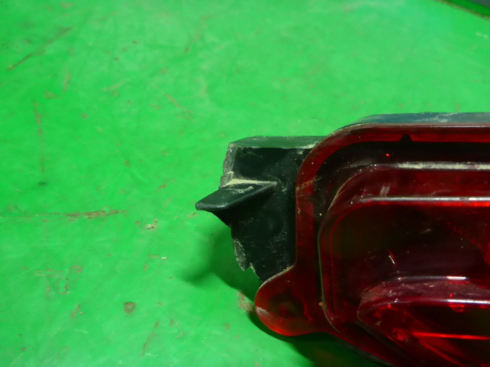 Фонарь задний в бампер правый