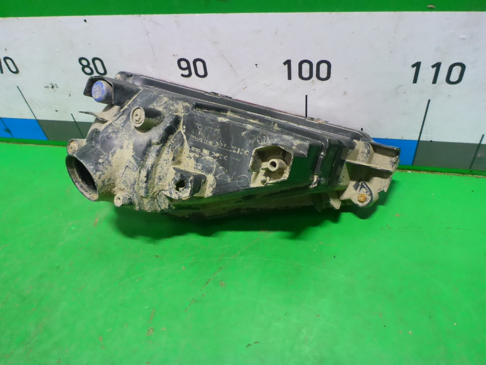 Фонарь задний в бампер правый