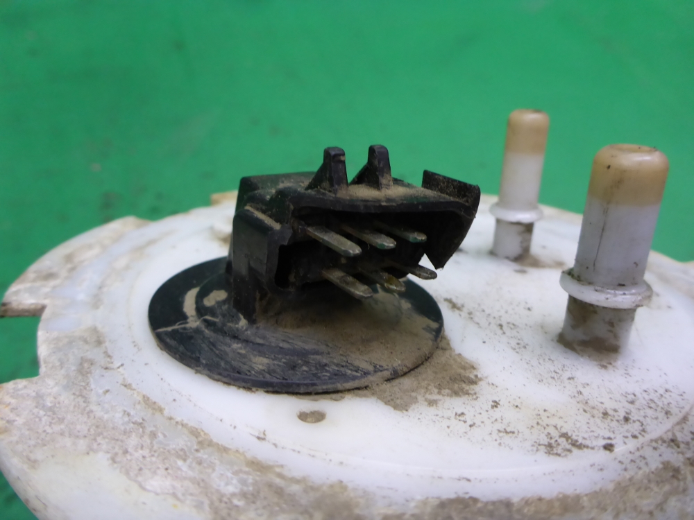 Насос топливный электрический