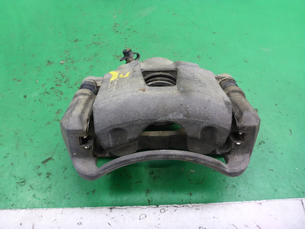 Суппорт передний правый