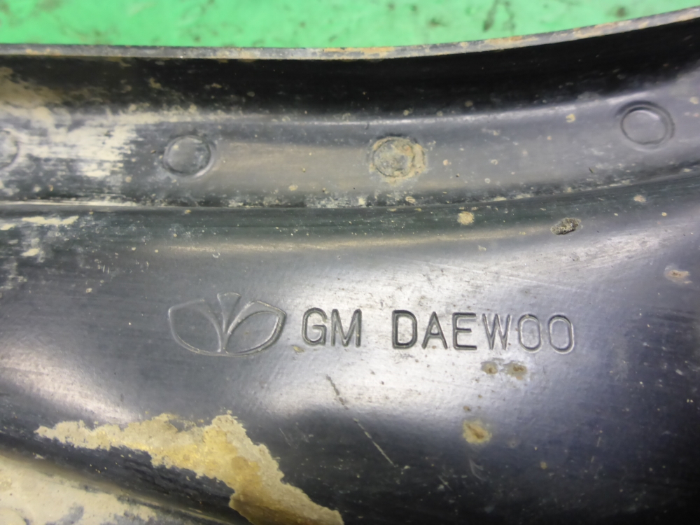 Рычаг передний левый