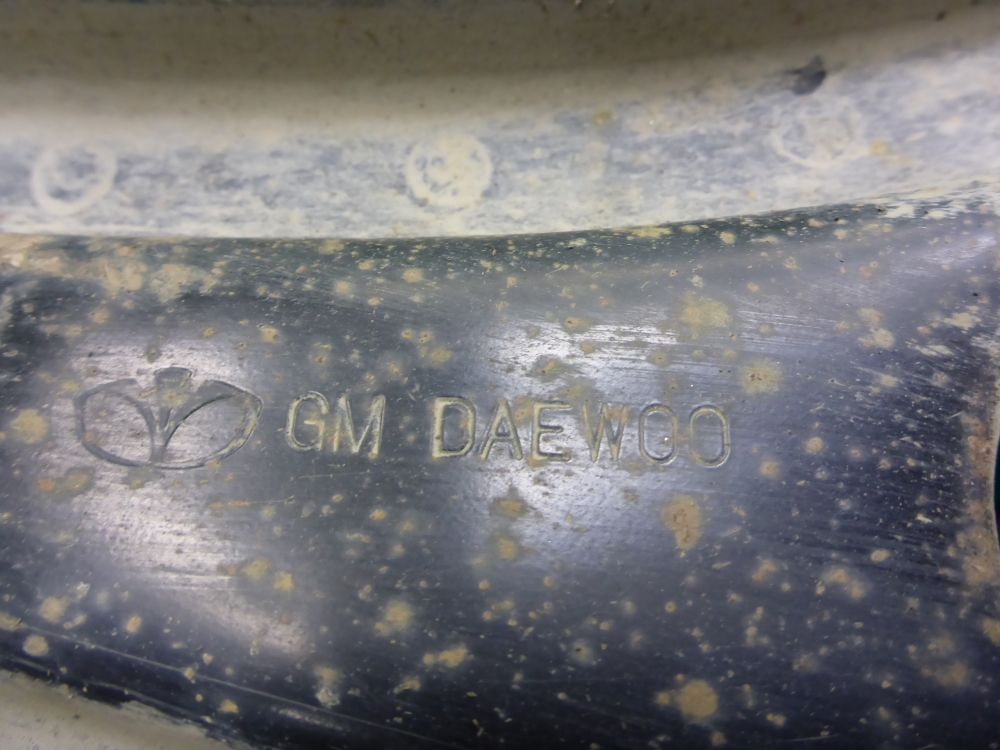 Рычаг передний правый