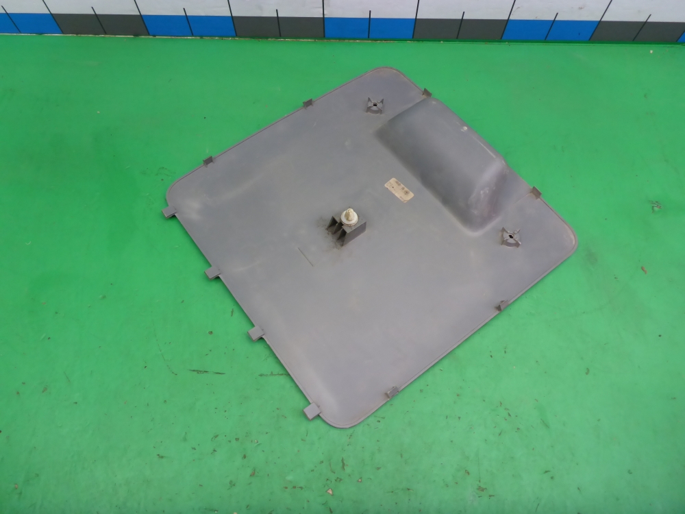 Обшивка двери багажника