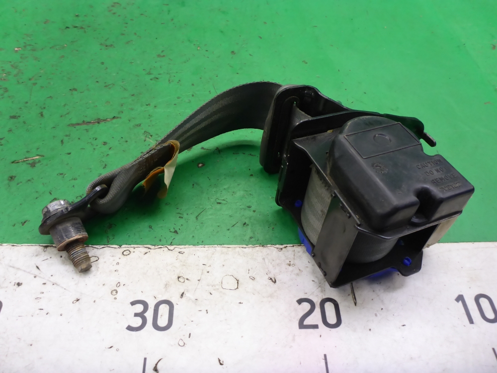 Ремень безопасности