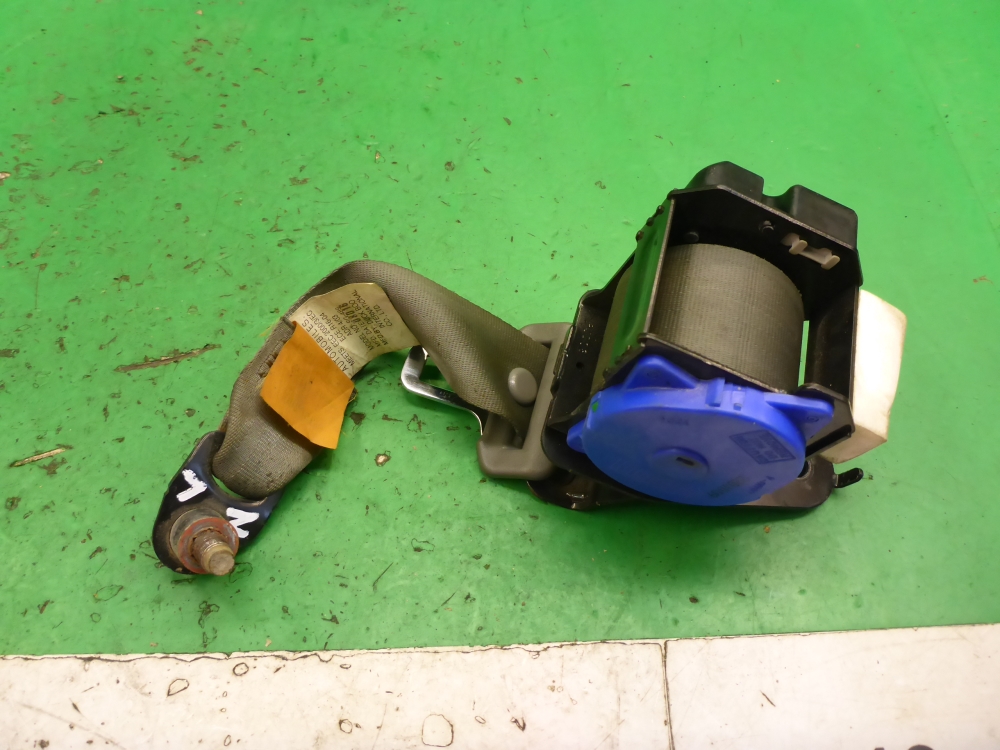 Ремень безопасности