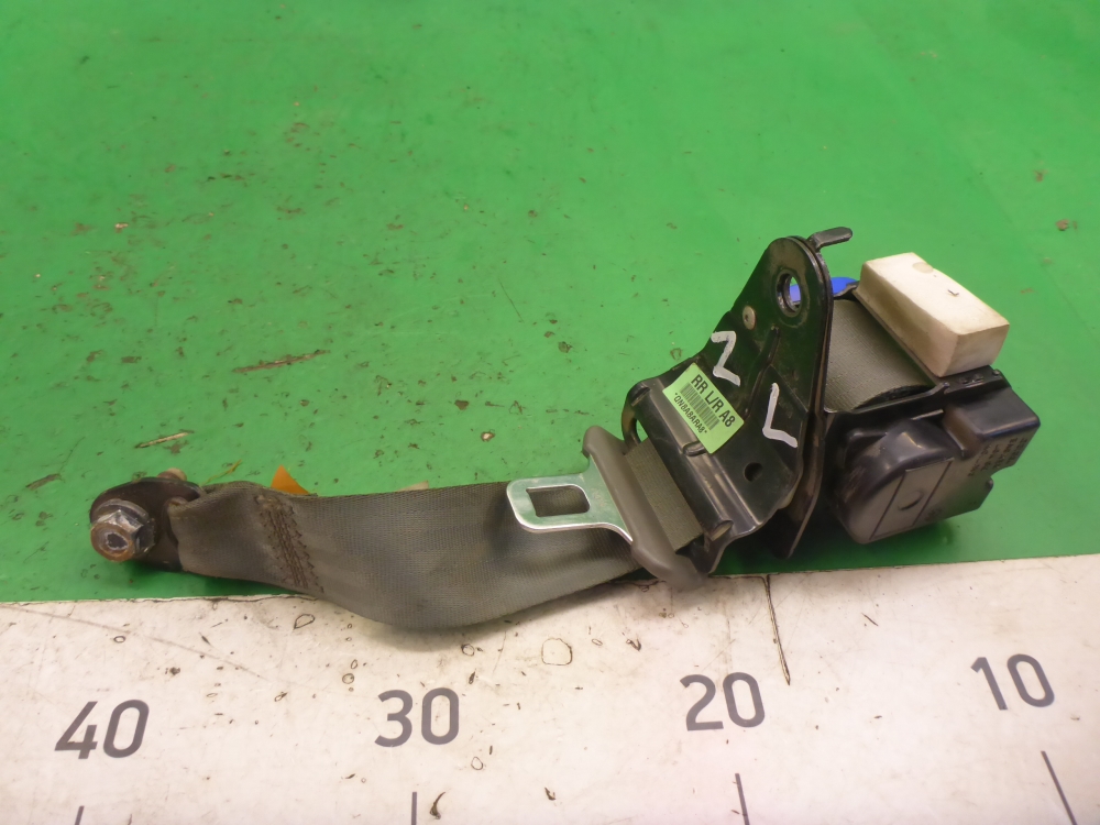 Ремень безопасности