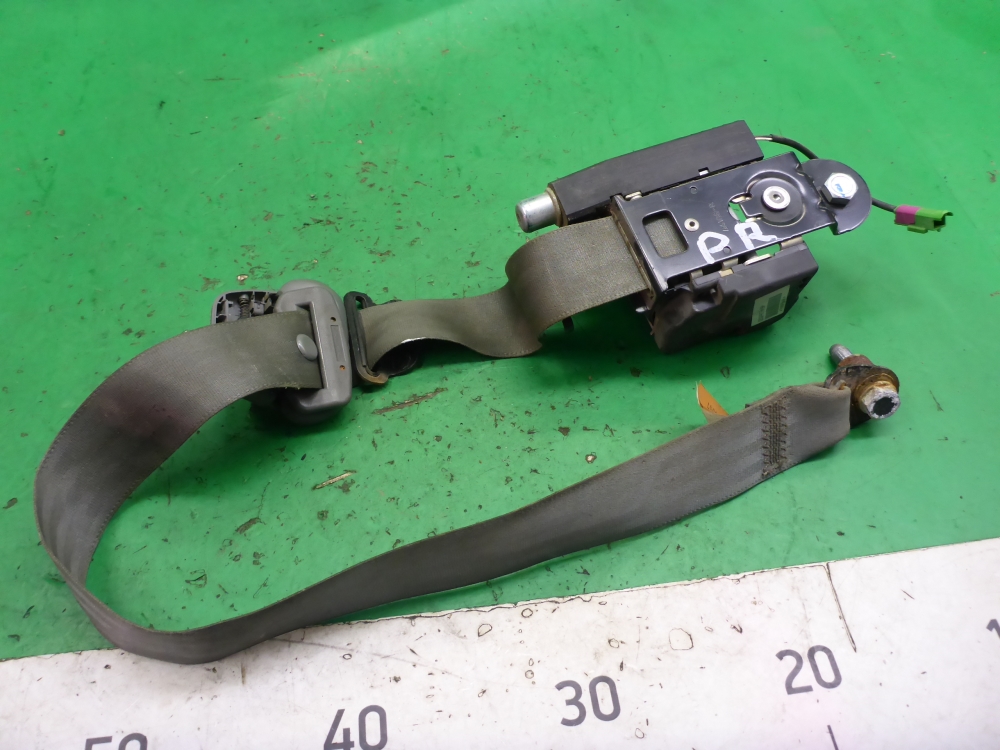 Ремень безопасности с пиропатроном