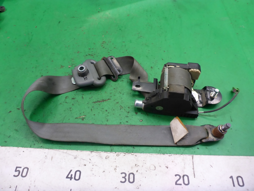 Ремень безопасности с пиропатроном