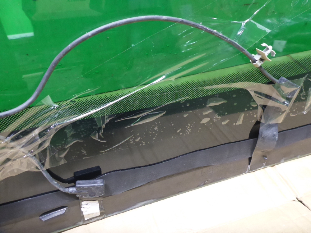 Стекло лобовое