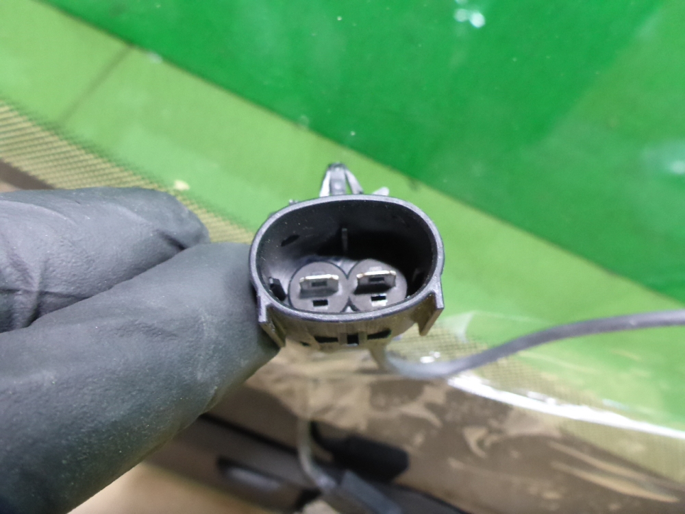 Стекло лобовое