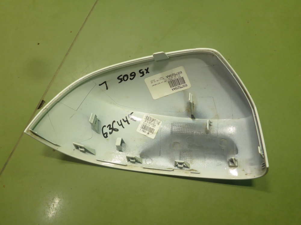 Накладка зеркала левого