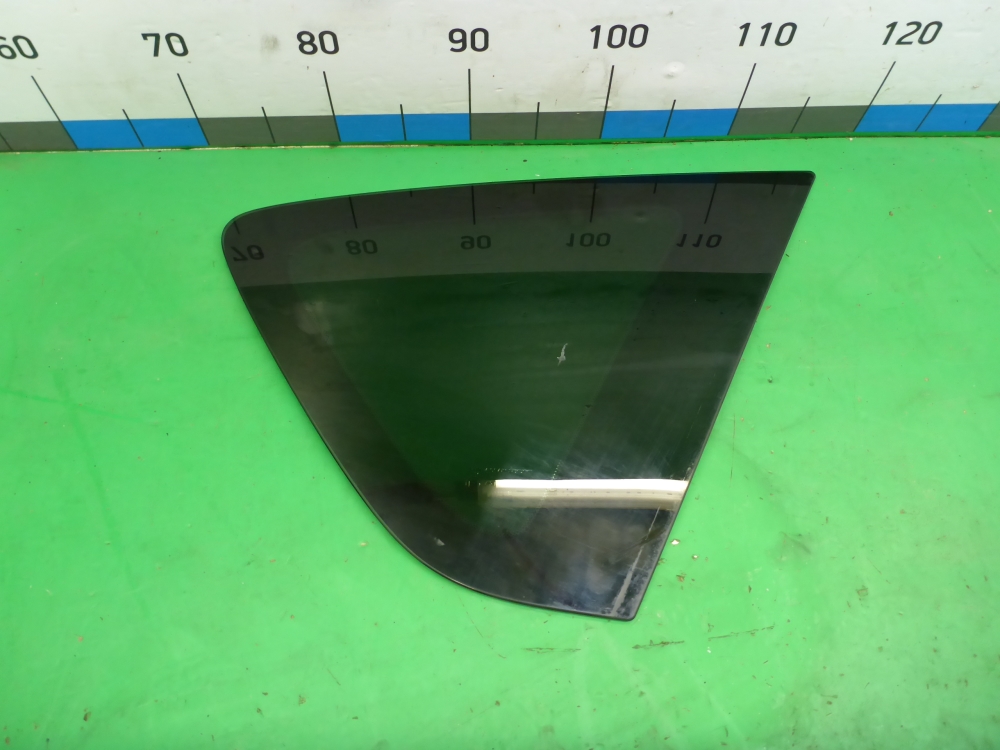 Стекло кузовное глухое правое