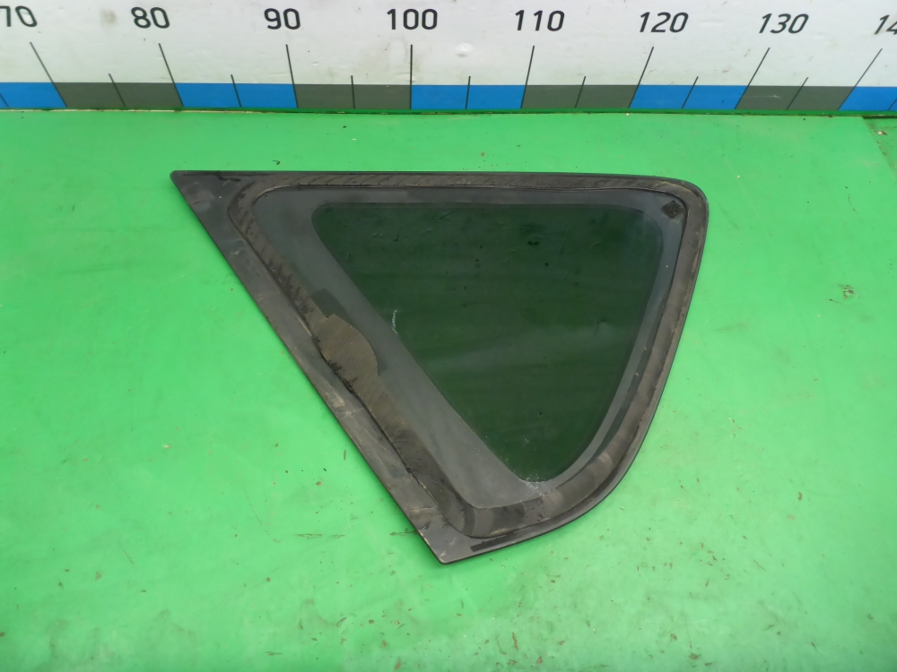 Стекло кузовное глухое правое