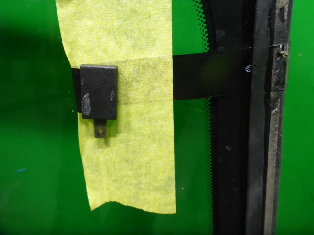 Стекло лобовое