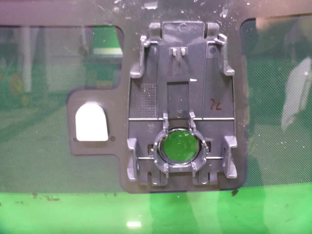 Стекло лобовое