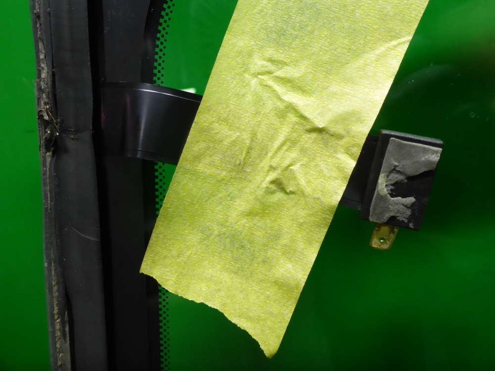 Стекло лобовое