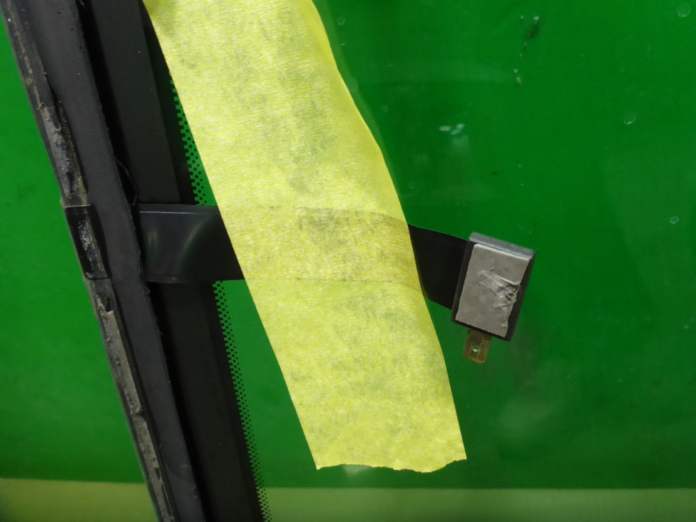 Стекло лобовое