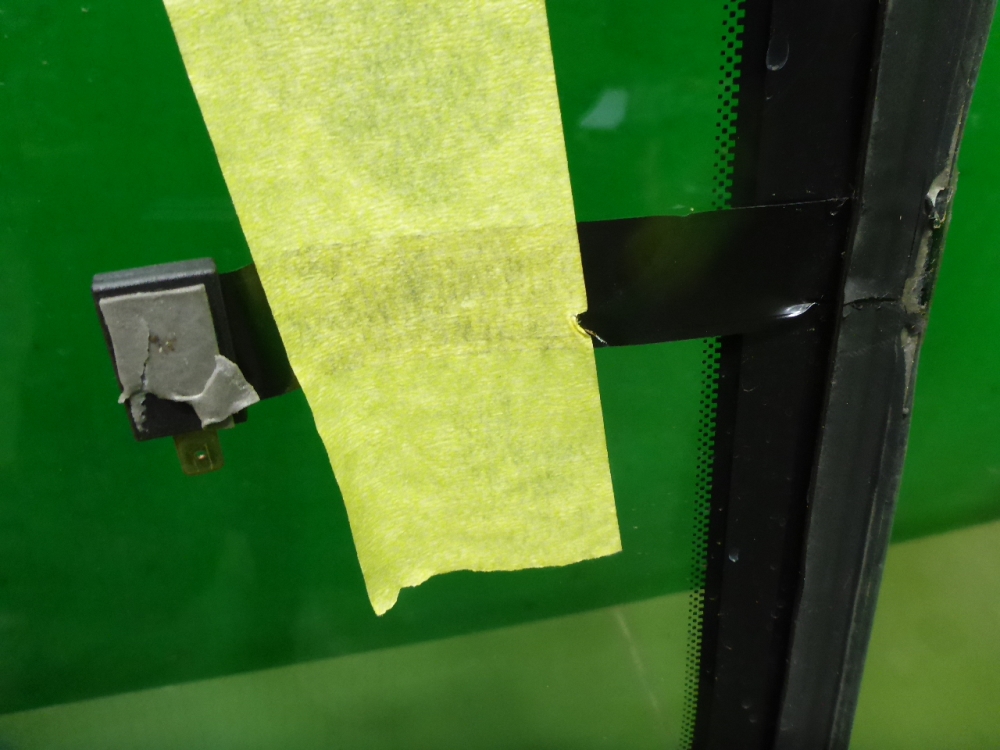 Стекло лобовое