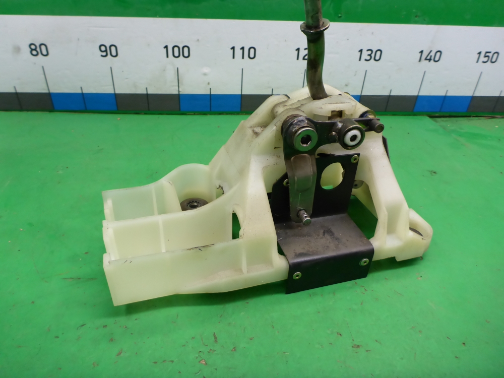 Кулиса МКПП / АКПП