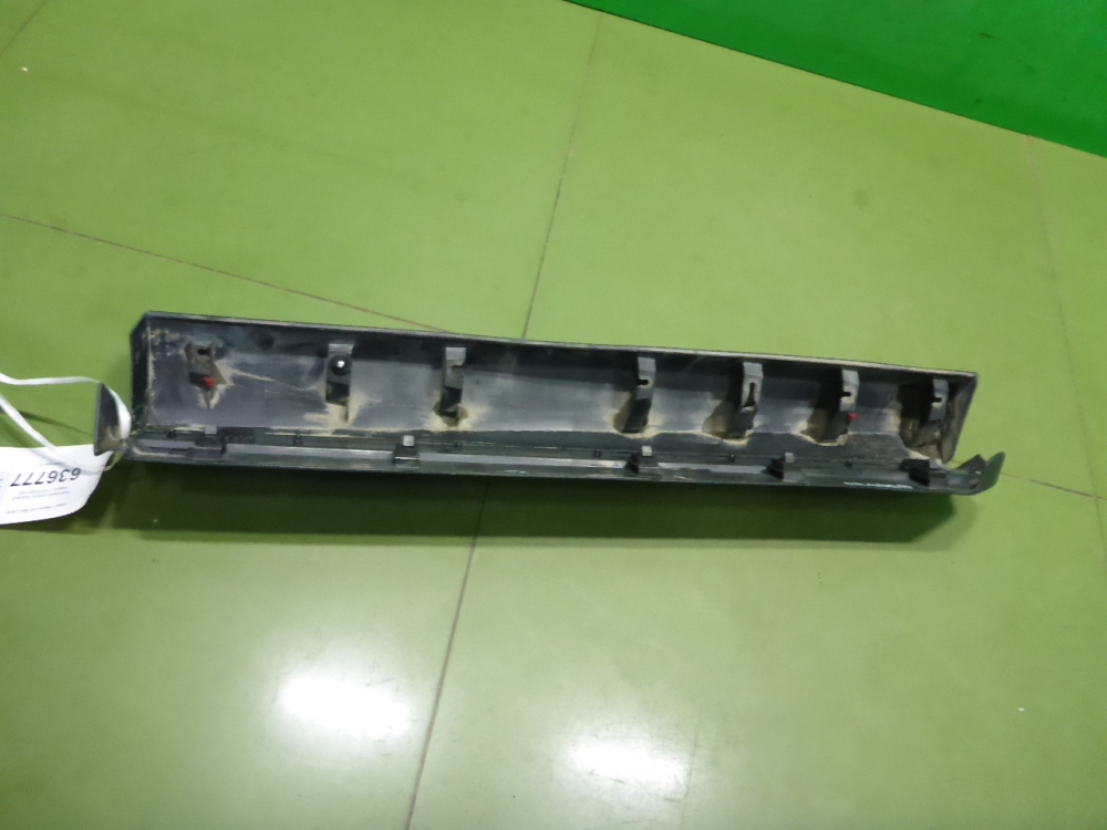 Накладка двери задней левой