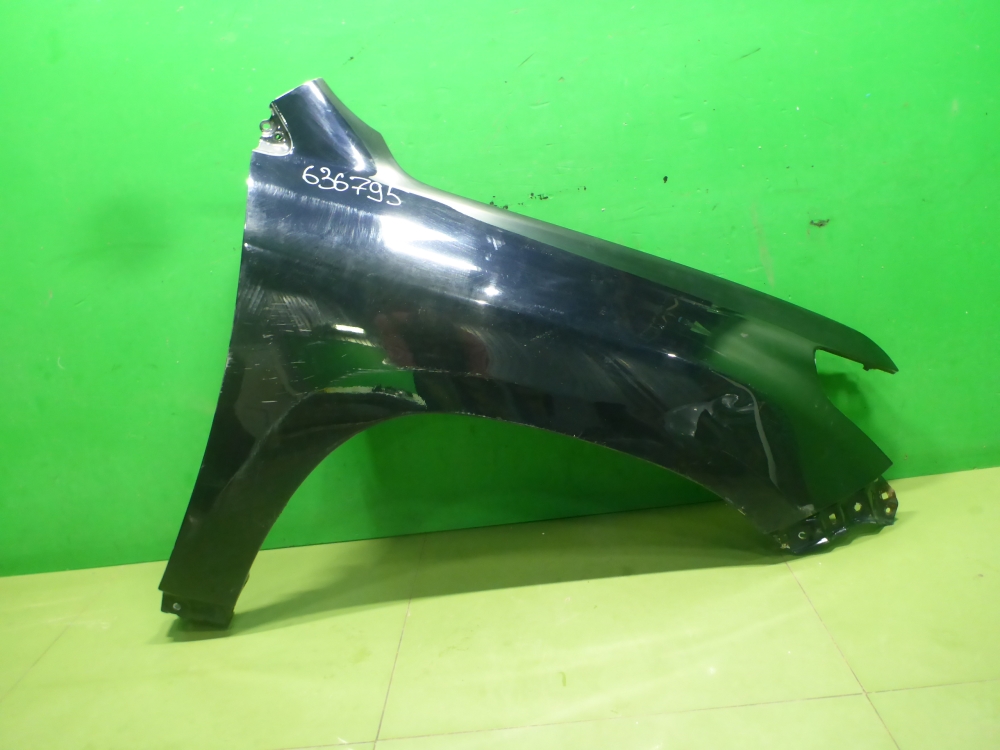 Крыло переднее правое