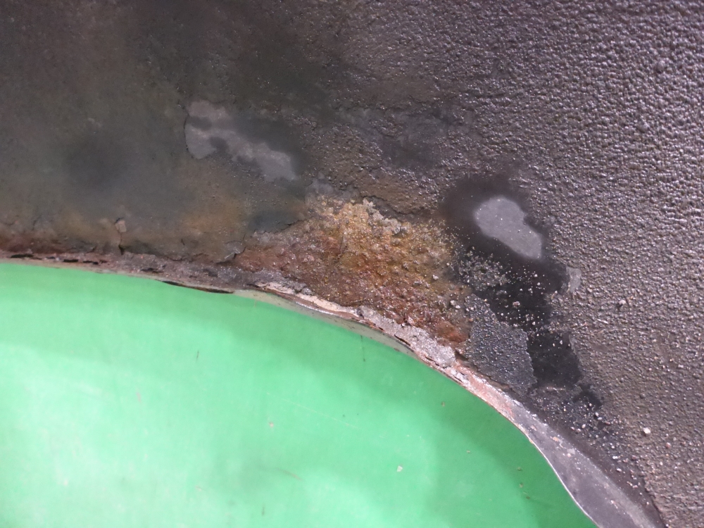 Крыло переднее правое