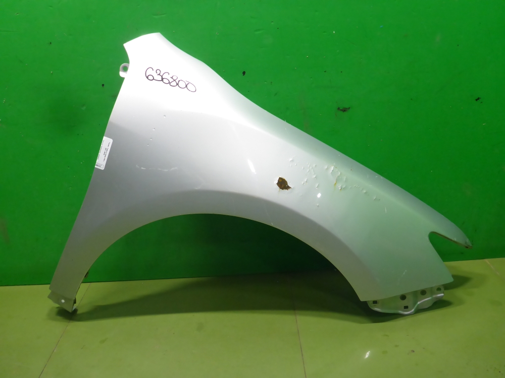 Крыло переднее правое