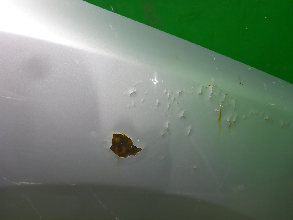 Крыло переднее правое