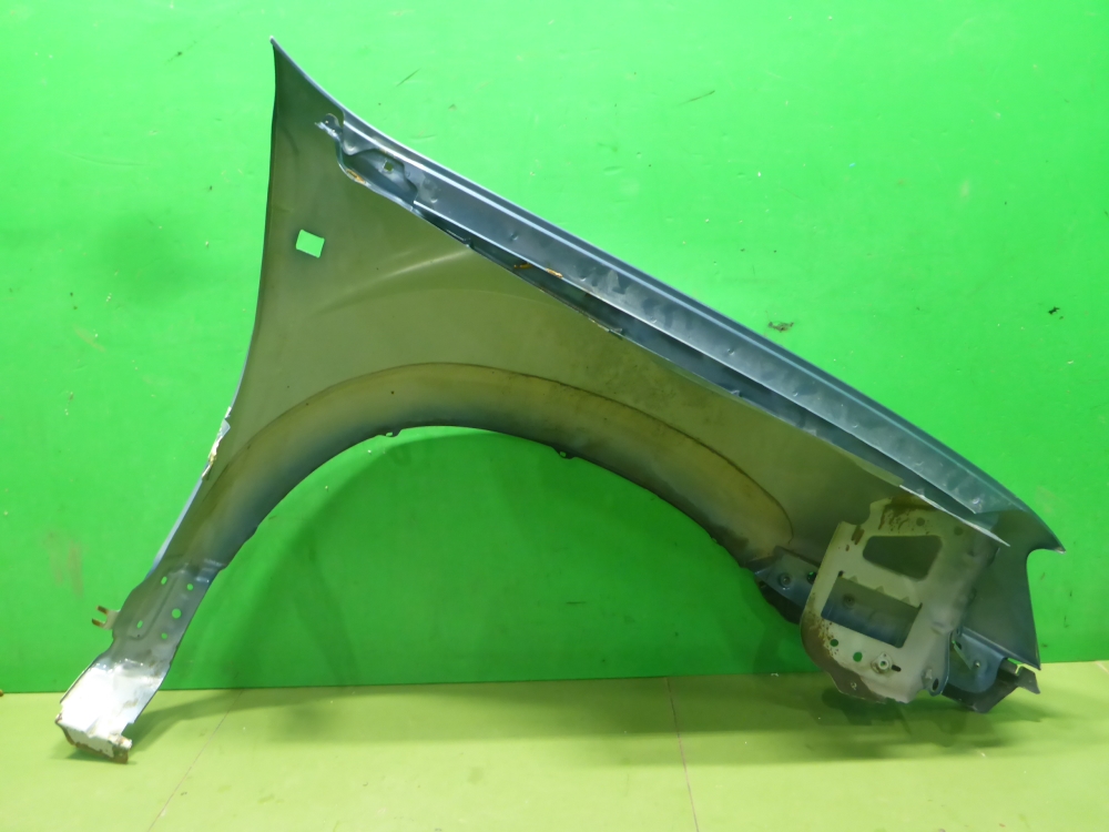 Крыло переднее левое